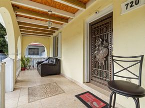 720 NW 19th Ct, Miami FL 33125