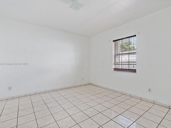 720 NW 19th Ct, Miami FL 33125