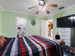 720 NW 19th Ct, Miami FL 33125