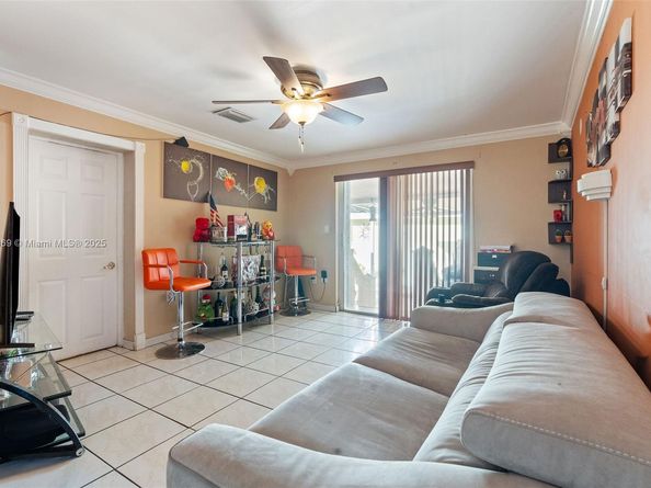 720 NW 19th Ct, Miami FL 33125