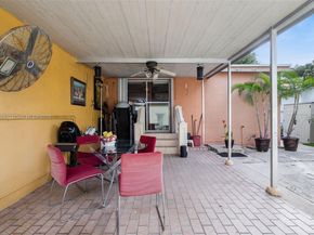 720 NW 19th Ct, Miami FL 33125