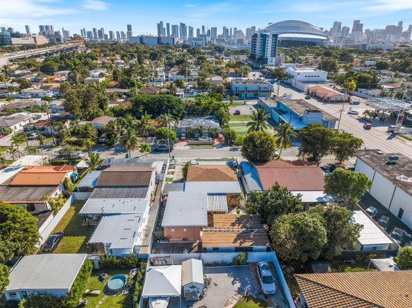 720 NW 19th Ct, Miami FL 33125