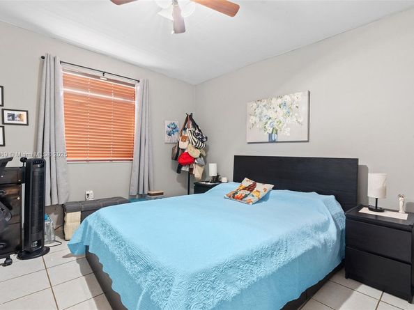 720 NW 19th Ct, Miami FL 33125