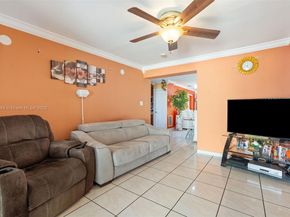 720 NW 19th Ct, Miami FL 33125