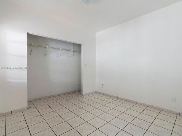 720 NW 19th Ct, Miami FL 33125