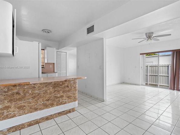 720 NW 19th Ct, Miami FL 33125