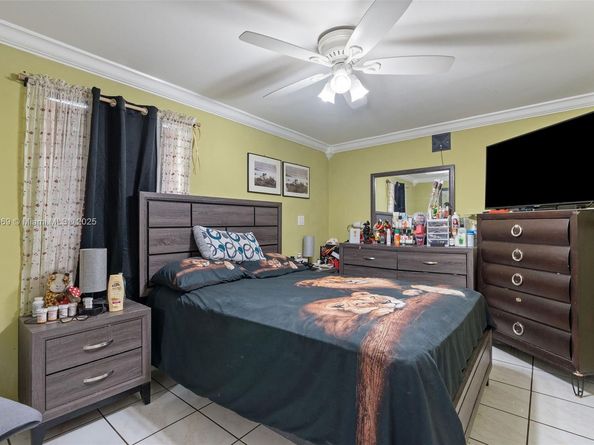 720 NW 19th Ct, Miami FL 33125