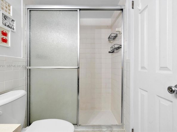 324 SE 10th St 203, Dania Beach FL 33004