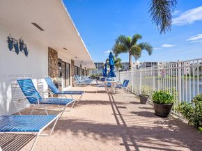 324 SE 10th St 203, Dania Beach FL 33004