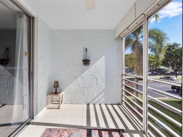 324 SE 10th St 203, Dania Beach FL 33004
