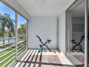 324 SE 10th St 203, Dania Beach FL 33004