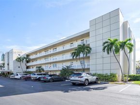 324 SE 10th St 203, Dania Beach FL 33004