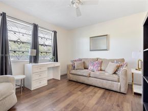 324 SE 10th St 203, Dania Beach FL 33004