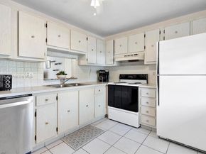 324 SE 10th St 203, Dania Beach FL 33004