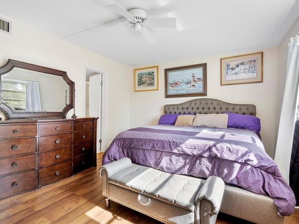 324 SE 10th St 203, Dania Beach FL 33004