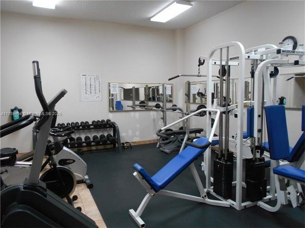 3071 NW 47th Ter 322, Lauderdale Lakes FL 33313