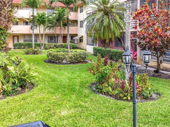 3071 NW 47th Ter 322, Lauderdale Lakes FL 33313