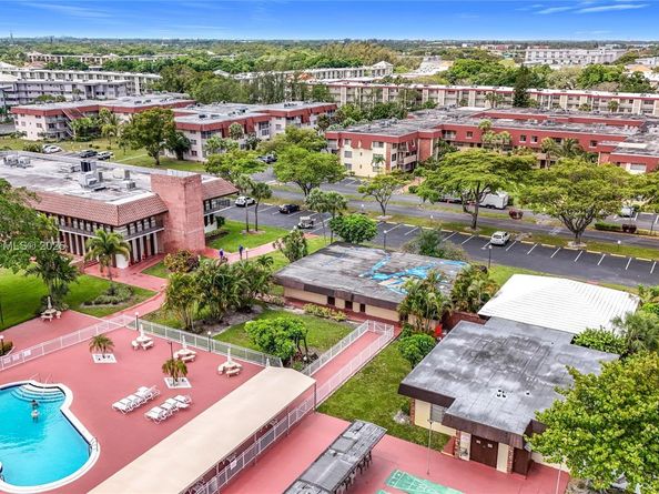 3071 NW 47th Ter 322, Lauderdale Lakes FL 33313