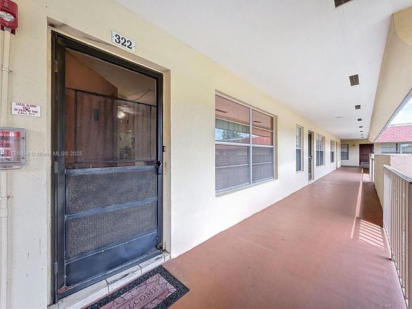 3071 NW 47th Ter 322, Lauderdale Lakes FL 33313