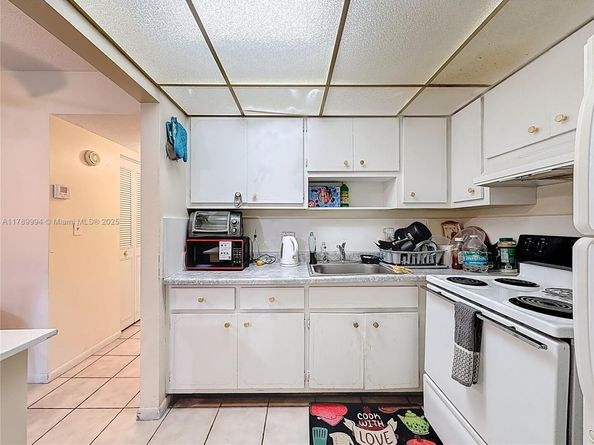 3071 NW 47th Ter 322, Lauderdale Lakes FL 33313