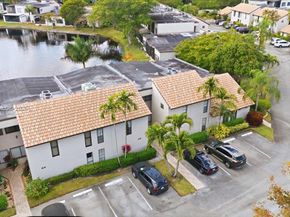 958 Mockingbird Ln 514, Plantation FL 33324