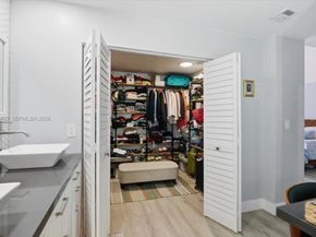 958 Mockingbird Ln 514, Plantation FL 33324