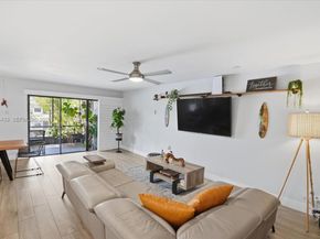 958 Mockingbird Ln 514, Plantation FL 33324