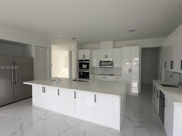3523 Forest View Cir, Dania Beach FL 33312