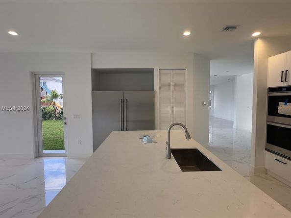 3523 Forest View Cir, Dania Beach FL 33312