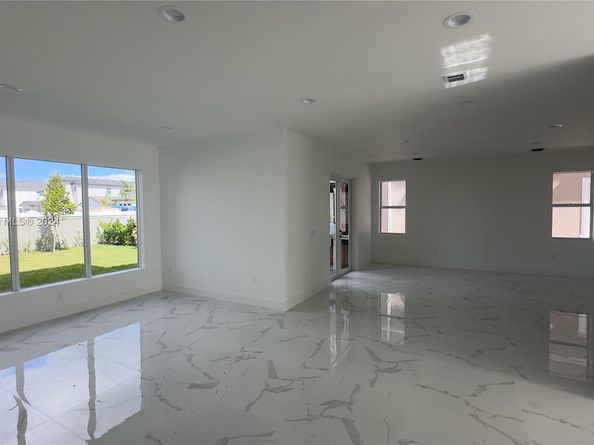 3523 Forest View Cir, Dania Beach FL 33312