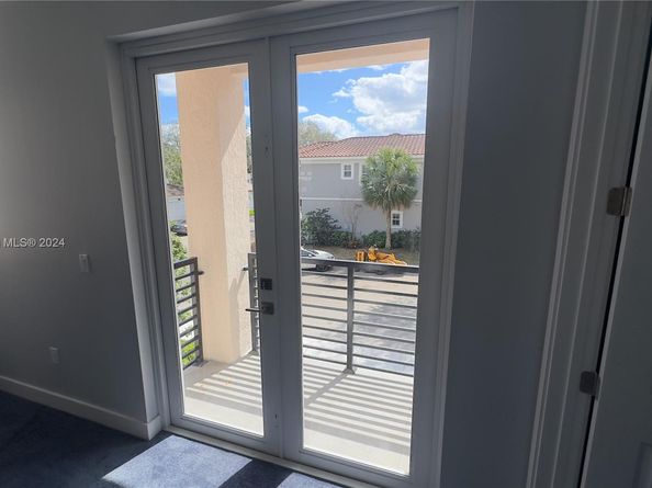 3523 Forest View Cir, Dania Beach FL 33312
