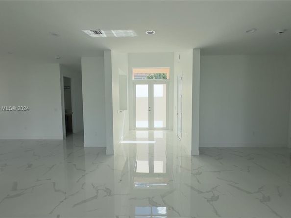 3523 Forest View Cir, Dania Beach FL 33312