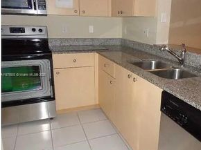 2516 Centergate Dr 308, Miramar FL 33025