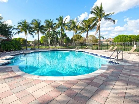 2516 Centergate Dr 308, Miramar FL 33025