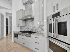 642 Hermitage Cir, Palm Beach Gardens FL 33410