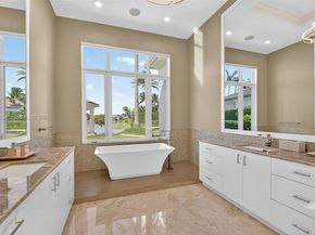 642 Hermitage Cir, Palm Beach Gardens FL 33410