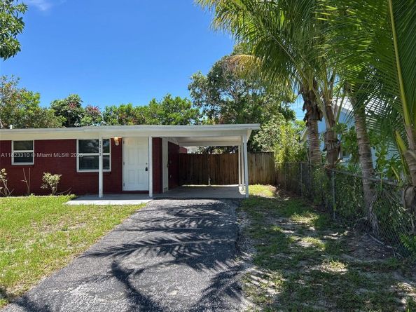 3818 Everglades Rd, Palm Beach Gardens FL 33410