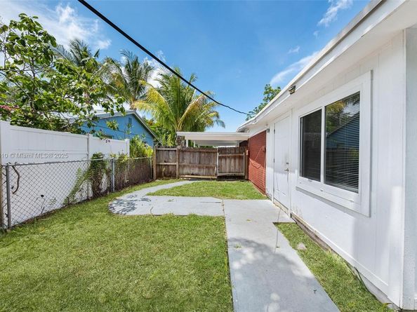 3818 Everglades Rd, Palm Beach Gardens FL 33410