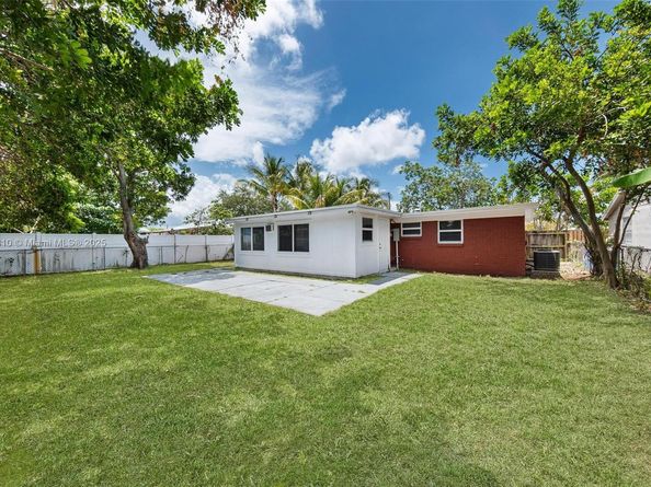 3818 Everglades Rd, Palm Beach Gardens FL 33410