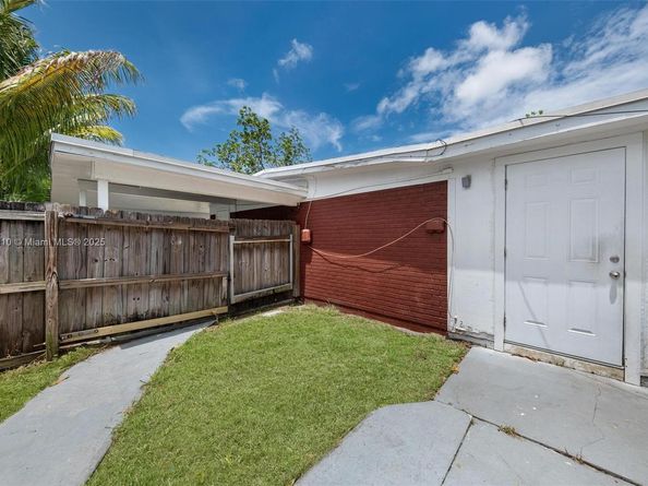 3818 Everglades Rd, Palm Beach Gardens FL 33410