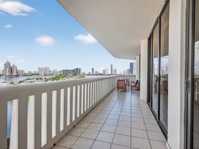 3000 Island Blvd 906, Aventura FL 33160