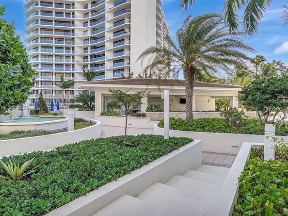 3000 Island Blvd 906, Aventura FL 33160