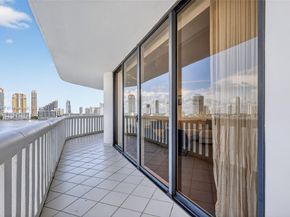 3000 Island Blvd 906, Aventura FL 33160