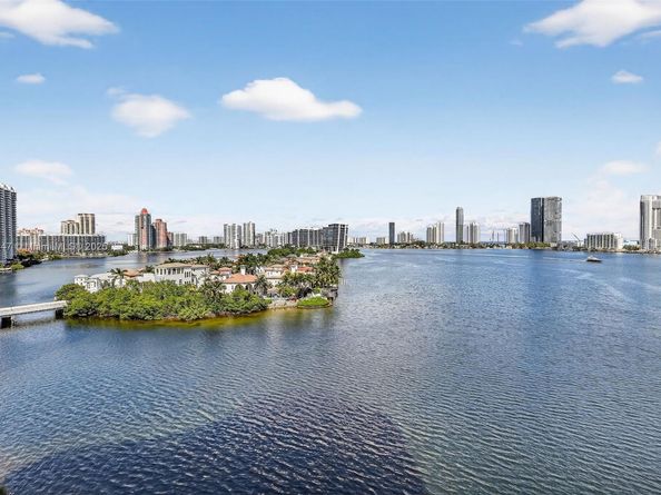 3000 Island Blvd 906, Aventura FL 33160