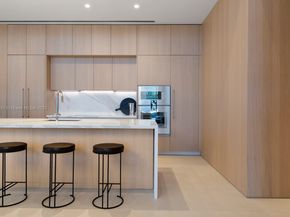 600 72nd St 1401, Miami Beach FL 33141