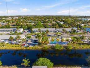 15 NW 204th St 30, Miami Gardens FL 33169