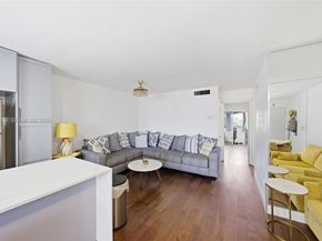 15 NW 204th St 30, Miami Gardens FL 33169