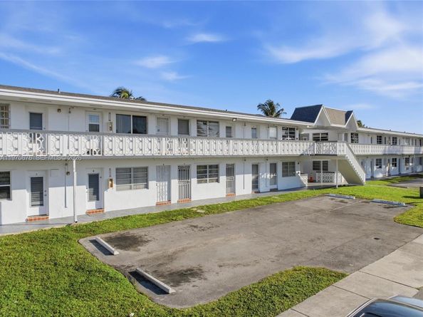 15 NW 204th St 30, Miami Gardens FL 33169