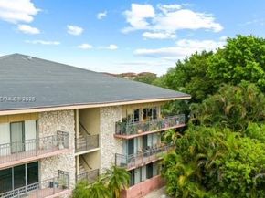 4850 SW 63rd Ter 232, Davie FL 33314