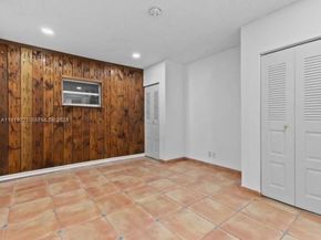 4850 SW 63rd Ter 232, Davie FL 33314